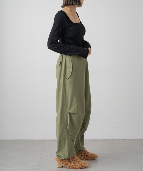 earthy（アーシー）の「リブカップ付きスクエアロンT（Tシャツ/カットソー・レディース・オフホワイト/ブラウン/ベージュ/ブラック/オレンジ/グレー・S/M）」の13枚目の写真