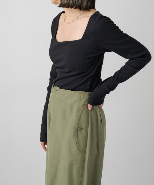 earthy（アーシー）の「リブカップ付きスクエアロンT（Tシャツ/カットソー・レディース・オフホワイト/ブラウン/ベージュ/ブラック/オレンジ/グレー・S/M）」の8枚目の写真