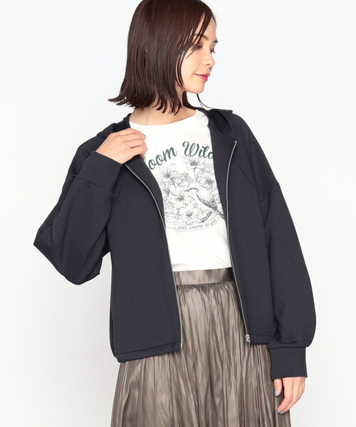 COMME CA ISM(コムサイズム)の「ソフトダンボールニット ジップアップ パーカ(パーカー・レディース・アイボリー/ネイビー・FREE)」の11枚目の写真