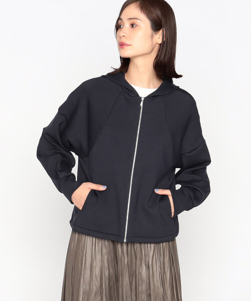 COMME CA ISM(コムサイズム)の「ソフトダンボールニット ジップアップ パーカ(パーカー・レディース・アイボリー/ネイビー・FREE)」の12枚目の写真