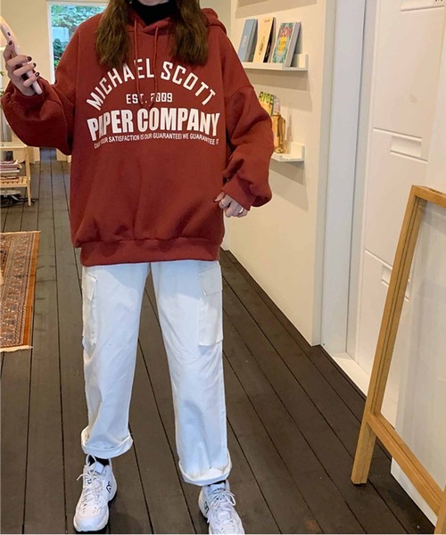 NANEA(ナネア)の「カレッジロゴスウェットパーカー(パーカー・レディース・ワインレッド/ライトグリーン/アイボリー/チャコールグレー/ブルー/グレー/ピンク/ブラウン/ホワイト/パープル・フリー)」の13枚目の写真