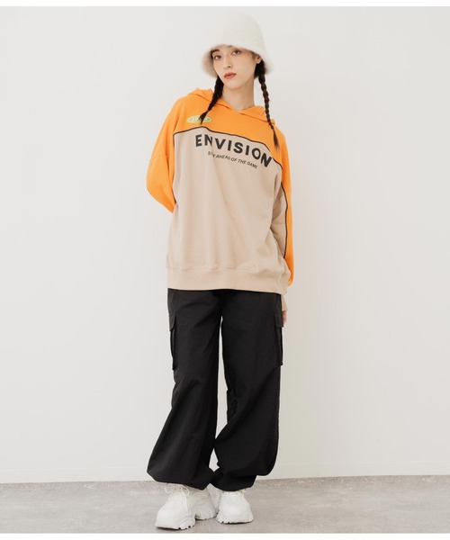 ANAP（アナップ）の「配色パイピング裏毛フーディー【親子お揃い】（パーカー・レディース・ブルー/オレンジ/ブラック×ホワイト・FREE）」の12枚目の写真