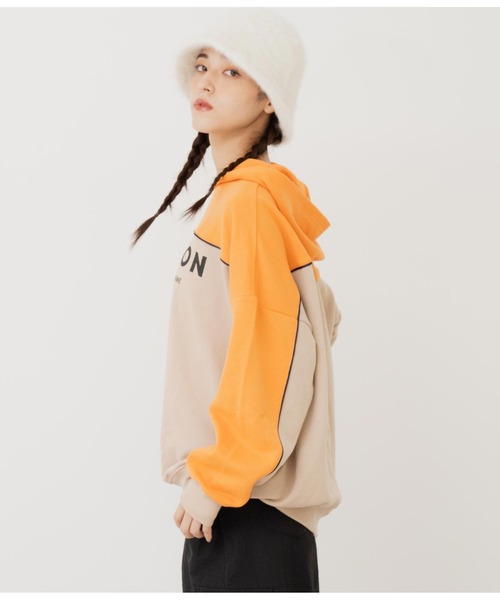 ANAP（アナップ）の「配色パイピング裏毛フーディー【親子お揃い】（パーカー・レディース・ブルー/オレンジ/ブラック×ホワイト・FREE）」の9枚目の写真