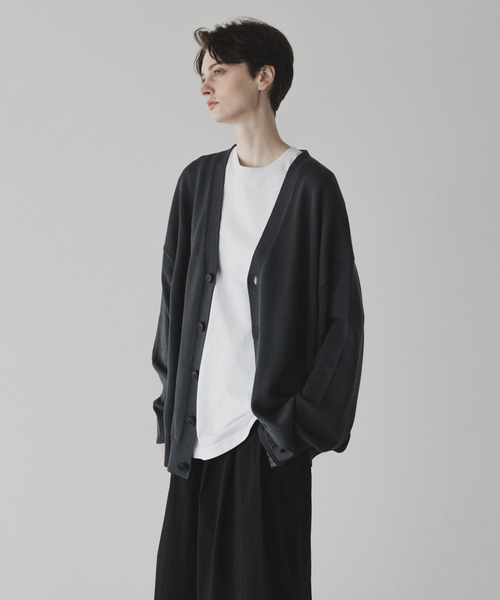 remer（リメール）の「loose basic over cardigan / ルーズベーシックオーバーカーディガン（カーディガン/ボレロ・メンズ・ブルー/チャコールグレー/グレイッシュベージュ・SMALL/LARGE/MEDIUM）」の7枚目の写真