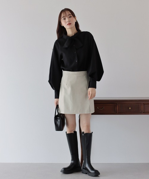 BLUEEAST(ブルーイースト)の「レザーミニスカート(スカート・レディース・チャコールグレー/ブラック/アイボリー・MEDIUM)」の6枚目の写真