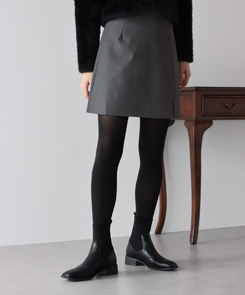 BLUEEAST(ブルーイースト)の「レザーミニスカート(スカート・レディース・チャコールグレー/ブラック/アイボリー・MEDIUM)」の9枚目の写真