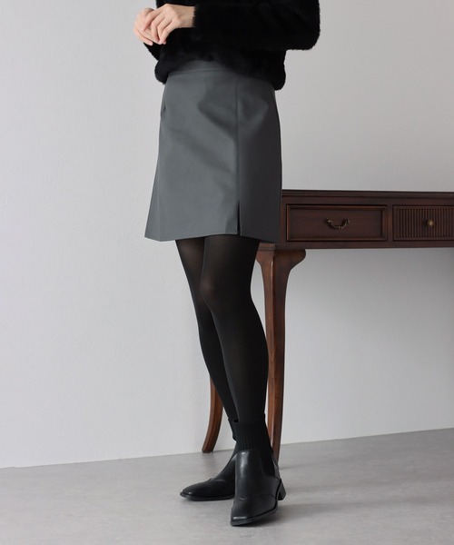 BLUEEAST(ブルーイースト)の「レザーミニスカート(スカート・レディース・チャコールグレー/ブラック/アイボリー・MEDIUM)」の11枚目の写真