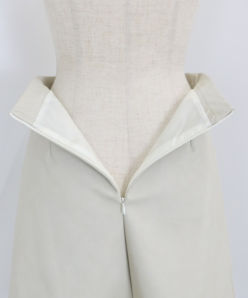 BLUEEAST(ブルーイースト)の「レザーミニスカート(スカート・レディース・チャコールグレー/ブラック/アイボリー・MEDIUM)」の22枚目の写真