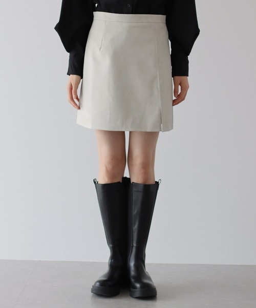 BLUEEAST(ブルーイースト)の「レザーミニスカート(スカート・レディース・チャコールグレー/ブラック/アイボリー・MEDIUM)」の19枚目の写真