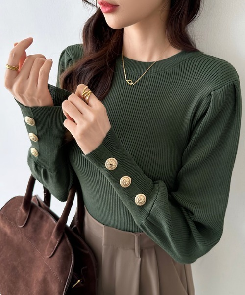 COCOMOMO(ココモモ)の「新色登場 大人きれいめに着映える パフスリーブリブニット 金ボタン リブニット レイヤードトップス ニット パワショル 長袖 オケージョン 秋服 冬服(ニット/セーター・レディース・ライトブラウン/ダークブルー/ワイン/ネイビー/ホワイト/ブラウン/ブラック/ダークグリーン/ライトグレー/ダークグレー・FREE)」の8枚目の写真