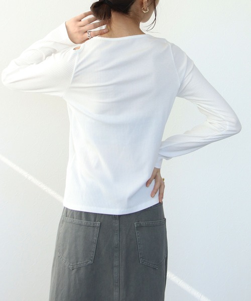 TITE IN THE STORE（ティテ　インザ　ストア）の「カットアウト長袖プルオーバーカットソー（Tシャツ/カットソー・レディース・グレイッシュベージュ/ホワイト/ブラック/コーラルピンク・38）」の12枚目の写真