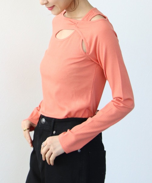 TITE IN THE STORE（ティテ　インザ　ストア）の「カットアウト長袖プルオーバーカットソー（Tシャツ/カットソー・レディース・グレイッシュベージュ/ホワイト/ブラック/コーラルピンク・38）」の15枚目の写真