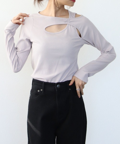 TITE IN THE STORE（ティテ　インザ　ストア）の「カットアウト長袖プルオーバーカットソー（Tシャツ/カットソー・レディース・グレイッシュベージュ/ホワイト/ブラック/コーラルピンク・38）」の9枚目の写真