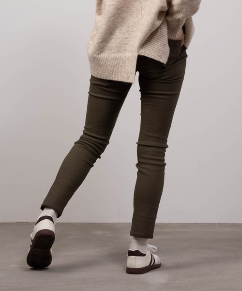 NAVY(ネイビー)の「NAVY Magic Legs パーフェクトレッグス 裏起毛レギンスパンツ(その他パンツ・レディース・カーキ/ワンウォッシュ/ダークインディゴブルー・M/S/L/XL)」の9枚目の写真