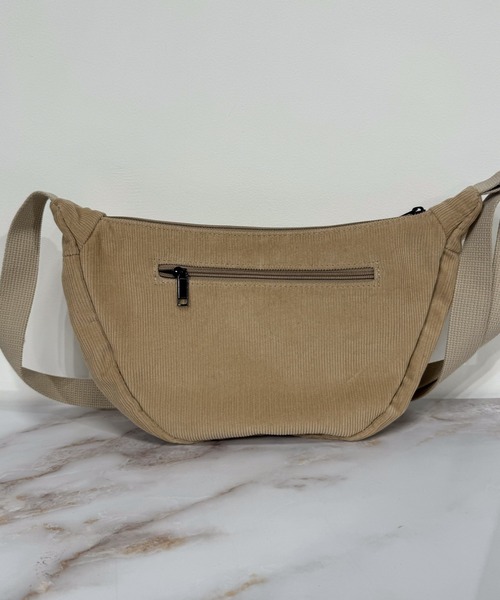 VICKY（ビッキー）の「【お出かけに大活躍！】コーデュロイショルダーボディバッグ（ショルダーバッグ・レディース・ブラウン/オフホワイト/ブラック/ベージュ・FREE）」の9枚目の写真