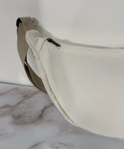 VICKY（ビッキー）の「【お出かけに大活躍！】コーデュロイショルダーボディバッグ（ショルダーバッグ・レディース・ブラウン/オフホワイト/ブラック/ベージュ・FREE）」の18枚目の写真