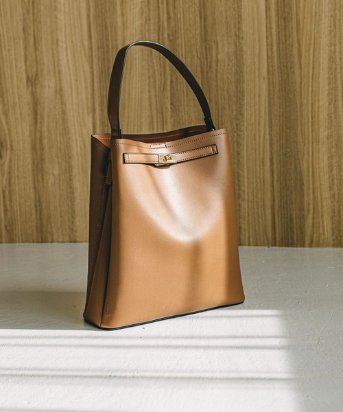 Andemiu（アンデミュウ）の「【ブラウンWEB限定】パーテーションタテガタBAG995270（トートバッグ・レディース・ライトグレー/ブラウン/ブラック・FREE）」の2枚目の写真