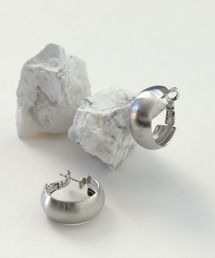 マットメタルフープピアス