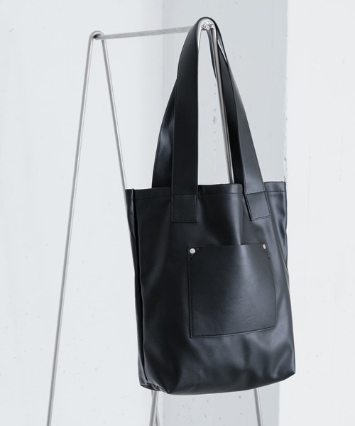 SENSE OF PLACE by URBAN RESEARCH（センスオブプレイスバイアーバンリサーチ）の「フェイクレザートートバッグ（トートバッグ・メンズ・ブラック/チャコールグレー・ONE）」の4枚目の写真