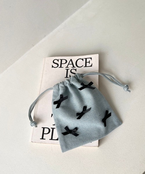 Me%(ミィパーセント)の「リボンキンチャクポーチ 109626(ポーチ・レディース・シルバー/ブラック/ブラウン/ブルー系その他/アイボリー・FREE)」の14枚目の写真