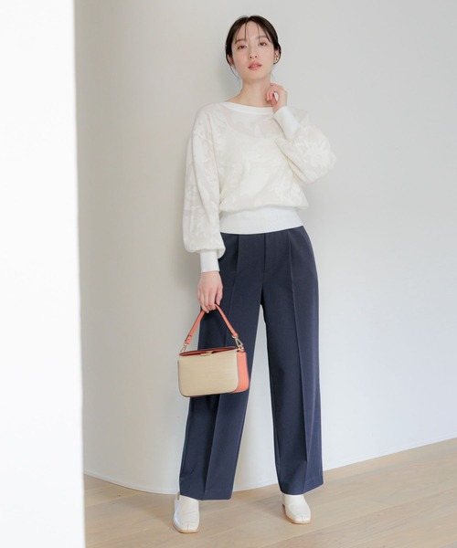 Andemiu(アンデミュウ)の「フラワーシシュウニット107831(ニット/セーター・レディース・ライトイエロー/ホワイト系その他/ネイビー・FREE)」の4枚目の写真
