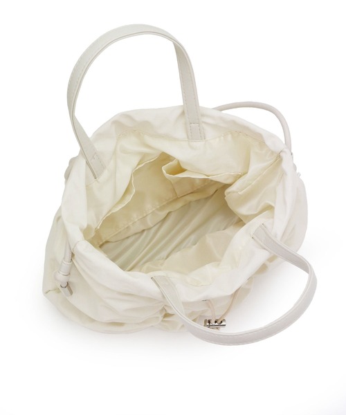 COLDE （コルデ）の「ギャザーナイロン2WAY巾着ミニトートバッグ（トートバッグ・レディース・サックスブルー/ブラック/アイボリー・FREE）」の8枚目の写真