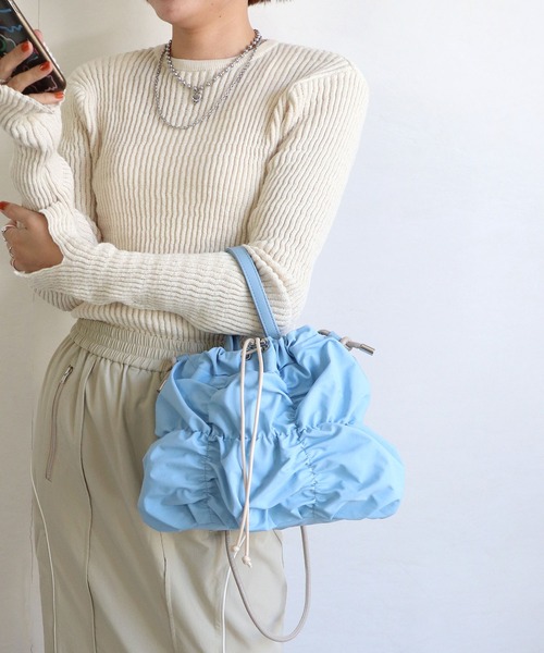 COLDE （コルデ）の「ギャザーナイロン2WAY巾着ミニトートバッグ（トートバッグ・レディース・サックスブルー/ブラック/アイボリー・FREE）」の18枚目の写真