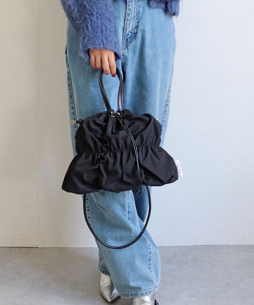 COLDE （コルデ）の「ギャザーナイロン2WAY巾着ミニトートバッグ（トートバッグ・レディース・サックスブルー/ブラック/アイボリー・FREE）」の15枚目の写真