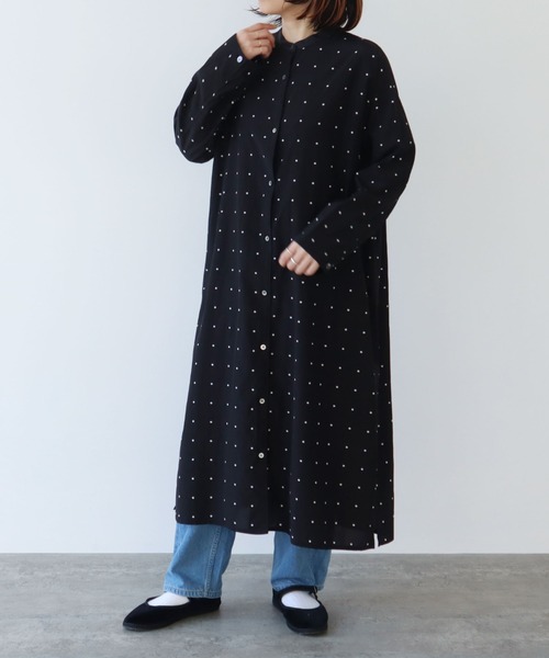 【yuni】ユニ　ペイントドットワンピース　ブラック yuni（ユニ ）の「コットンキュプラ ドットププリントシャツワンピース