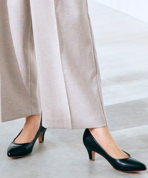 grove（グローブ）の「◆軽量ソールヒールパンプス【消臭加工】（パンプス・レディース・ブラック/サンドベージュ・M/L/S）」の2枚目の写真