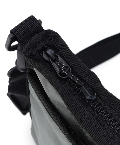 DANTON（ダントン）の「◆DANTON（ダントン）〈CHARTRES〉ナイロンショルダーポーチバッグ（ショルダーバッグ・レディース・チャコール/ブラック系/モスグリーン系・00）」の13枚目の写真