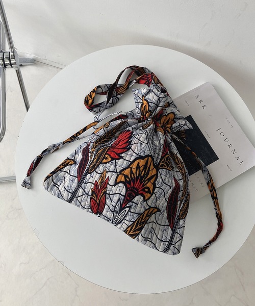 AS KNOW AS plus（アズノゥアズプラス）の「インドプリントキルト巾着バッグ（ショルダーバッグ・レディース・B/E/D/C/A/H/J/G/I/F・FREE）」の6枚目の写真