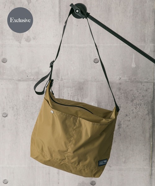JULY NINE（ジュライナイン）の「『別注』JULY NINE×DOORS　SEQUEL WITH 2POCKET（ショルダーバッグ・メンズ・ブラック/カーキ/チャコールグレー/ブラウン/ピンク/ホワイト/グリーン/オレンジ/ネイビー/ベージュ・ONE）」の6枚目の写真