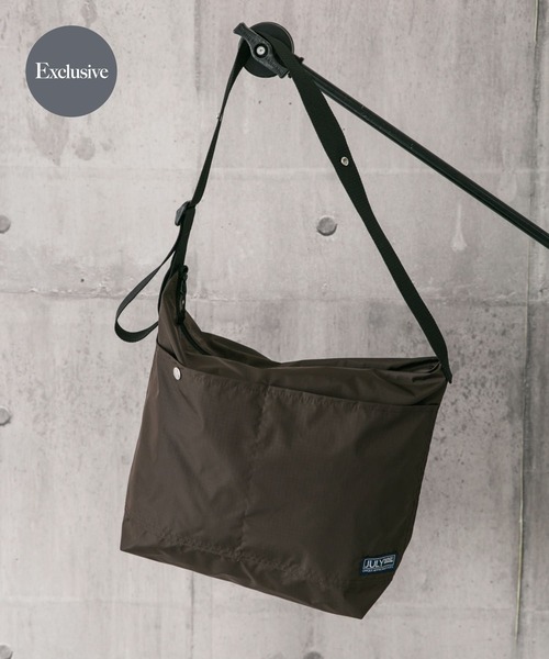 JULY NINE（ジュライナイン）の「『別注』JULY NINE×DOORS　SEQUEL WITH 2POCKET（ショルダーバッグ・メンズ・ブラック/カーキ/チャコールグレー/ブラウン/ピンク/ホワイト/グリーン/オレンジ/ネイビー/ベージュ・ONE）」の5枚目の写真
