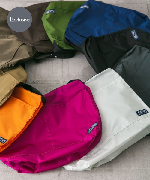 JULY NINE（ジュライナイン）の「『別注』JULY NINE×DOORS　SEQUEL WITH 2POCKET（ショルダーバッグ・メンズ・ブラック/カーキ/チャコールグレー/ブラウン/ピンク/ホワイト/グリーン/オレンジ/ネイビー/ベージュ・ONE）」の13枚目の写真