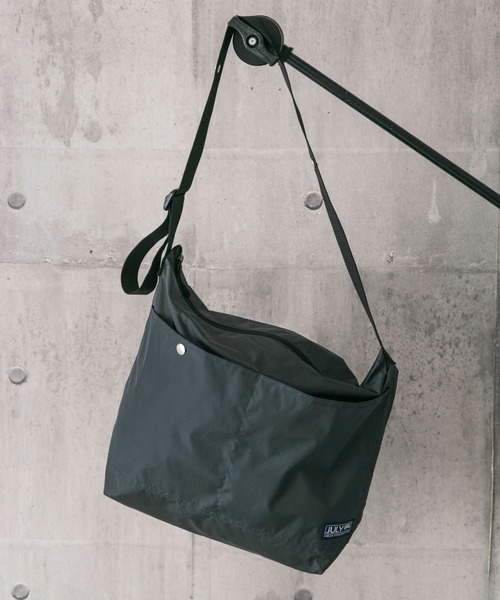 新品タグ付】julynine ジュライナイン パフスリーブブラウス 黒 JULY