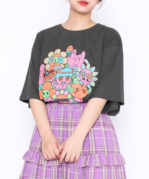 PUNYUS（プニュズ）の「10th anniversaryブーケビッグＴシャツ（Tシャツ/カットソー・レディース・スミクロ/ホワイト・3/4）」の6枚目の写真