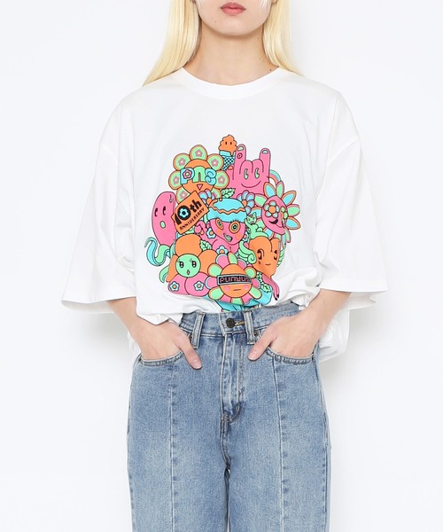 PUNYUS（プニュズ）の「10th anniversaryブーケビッグＴシャツ（Tシャツ/カットソー・レディース・スミクロ/ホワイト・3/4）」の13枚目の写真