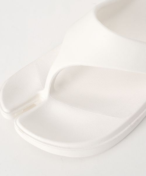 PAES（ペイズ）の「《追加》【Paes/ぺイズ】FLIPFLOP：サンダル（サンダル・レディース・ブラック/ホワイト/ベージュ・22cm/23cm/24cm/25cm）」の6枚目の写真