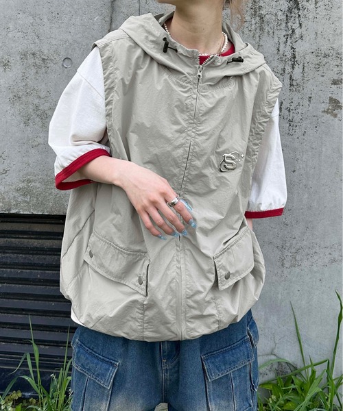 sedacle(セダクル)の「ナイロンフーディーベスト(ベスト・メンズ・ライトグレー/ブルーグレー・SMALL/MEDIUM/LARGE)」の3枚目の写真