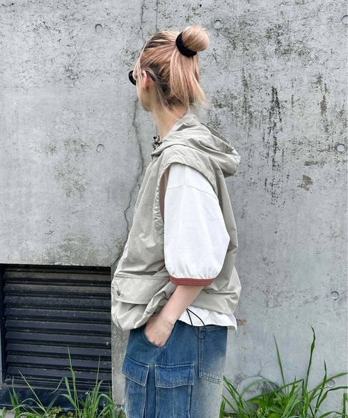 sedacle(セダクル)の「ナイロンフーディーベスト(ベスト・メンズ・ライトグレー/ブルーグレー・SMALL/MEDIUM/LARGE)」の4枚目の写真