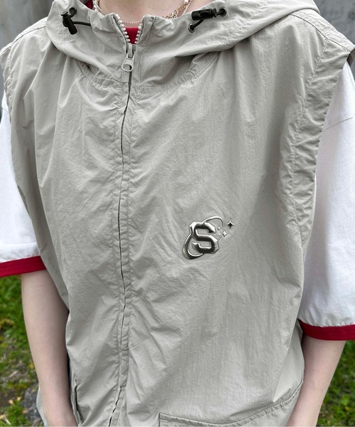 sedacle(セダクル)の「ナイロンフーディーベスト(ベスト・メンズ・ライトグレー/ブルーグレー・SMALL/MEDIUM/LARGE)」の5枚目の写真