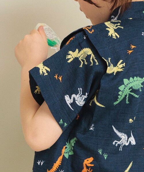 BRANSHES（ブランシェス）の「【甚平】平織りスラブ総柄プリント甚平（浴衣・キッズ・ネイビー/カラフル・110/120/90/100）」の7枚目の写真