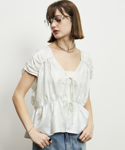 SOFFITTO（ソフィット）の「リボンギャザーブラウス（シャツ/ブラウス・レディース・ブラック/ホワイト/シルバー・FREE）」の3枚目の写真