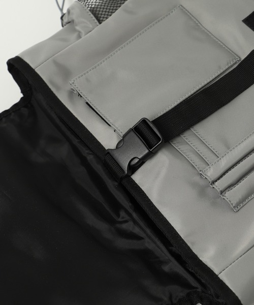 X-girl（エックスガール）の「MESSENGER BAG（ショルダーバッグ・レディース・グレー/ブラック・ONE SIZE）」の16枚目の写真