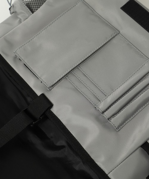 X-girl（エックスガール）の「MESSENGER BAG（ショルダーバッグ・レディース・グレー/ブラック・ONE SIZE）」の17枚目の写真