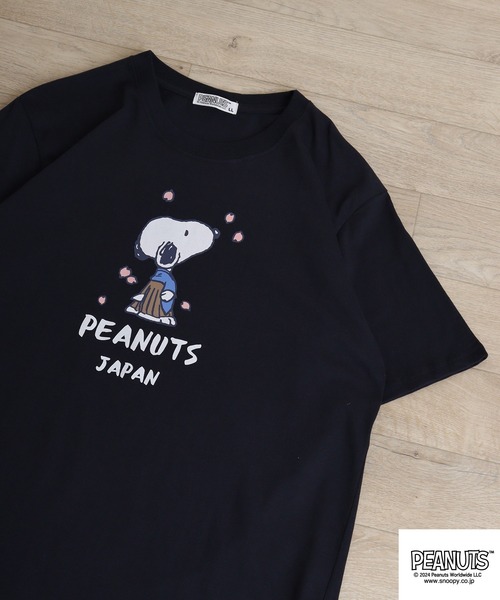PEANUTS(ピーナッツ)の「PEANUTS プリント 半袖Tシャツ(Tシャツ/カットソー・メンズ・ブラック/アイボリー/ホワイト系/ホワイト系1/ホワイト系2/ネイビー系/クリーム/ホワイト/チャコール/ネイビー・S/M/L/LL)」の9枚目の写真