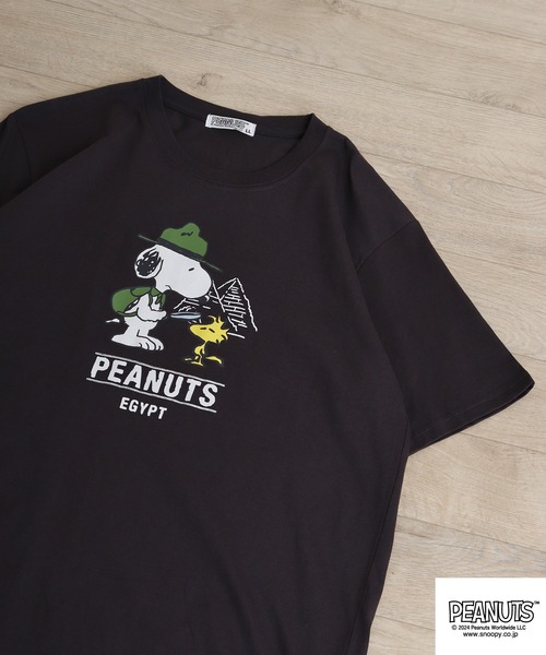 PEANUTS(ピーナッツ)の「PEANUTS プリント 半袖Tシャツ(Tシャツ/カットソー・メンズ・ブラック/アイボリー/ホワイト系/ホワイト系1/ホワイト系2/ネイビー系/クリーム/ホワイト/チャコール/ネイビー・S/M/L/LL)」の7枚目の写真