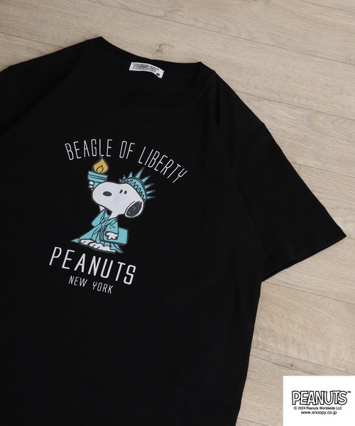 PEANUTS(ピーナッツ)の「PEANUTS プリント 半袖Tシャツ(Tシャツ/カットソー・メンズ・ブラック/アイボリー/ホワイト系/ホワイト系1/ホワイト系2/ネイビー系/クリーム/ホワイト/チャコール/ネイビー・S/M/L/LL)」の6枚目の写真