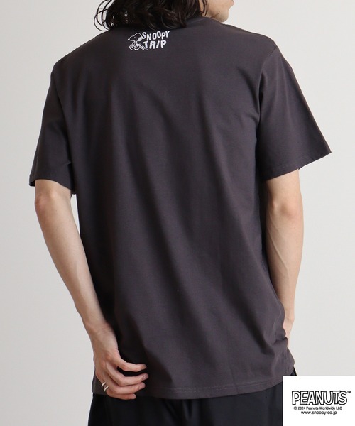 PEANUTS(ピーナッツ)の「PEANUTS プリント 半袖Tシャツ(Tシャツ/カットソー・メンズ・ブラック/アイボリー/ホワイト系/ホワイト系1/ホワイト系2/ネイビー系/クリーム/ホワイト/チャコール/ネイビー・S/M/L/LL)」の12枚目の写真
